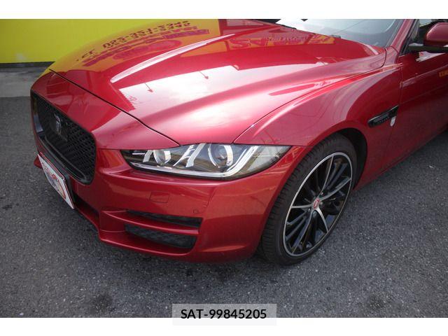 Jaguar XE 2015-12 7058961-5