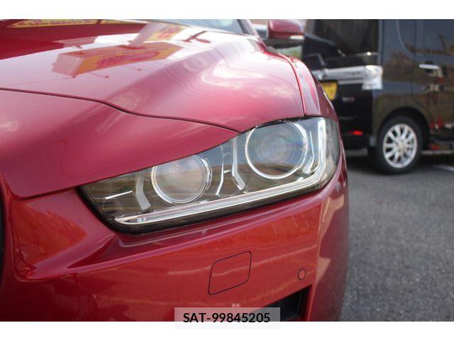 Jaguar XE 2015-12 7058961-8