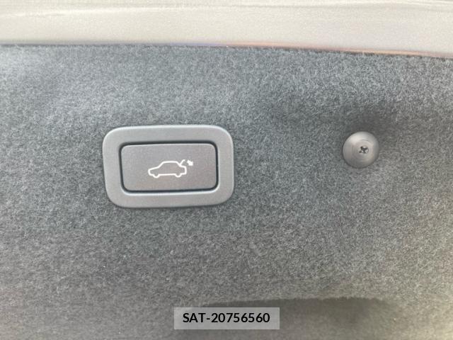 Jaguar XE 2016-04 7058965-11