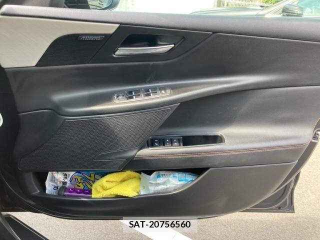 Jaguar XE 2016-04 7058965-19