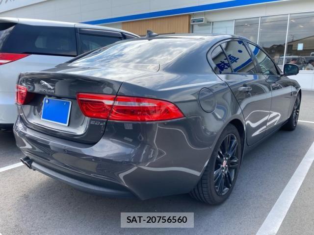 Jaguar XE 2016-04 7058965-8