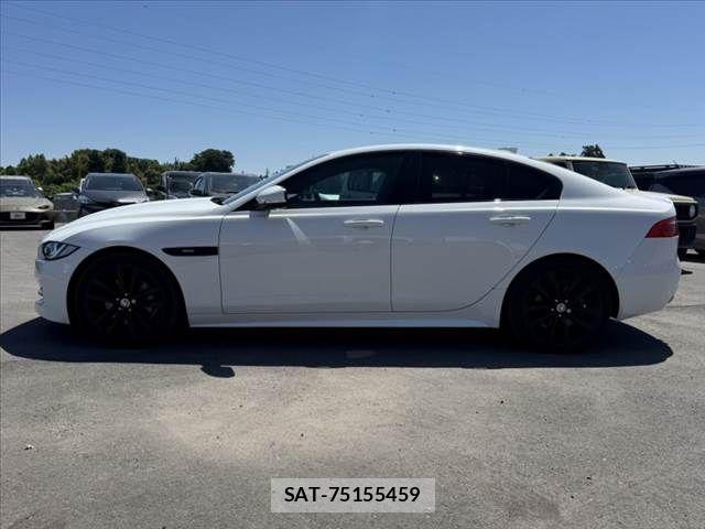 Jaguar XE 2017-12 7272087-10