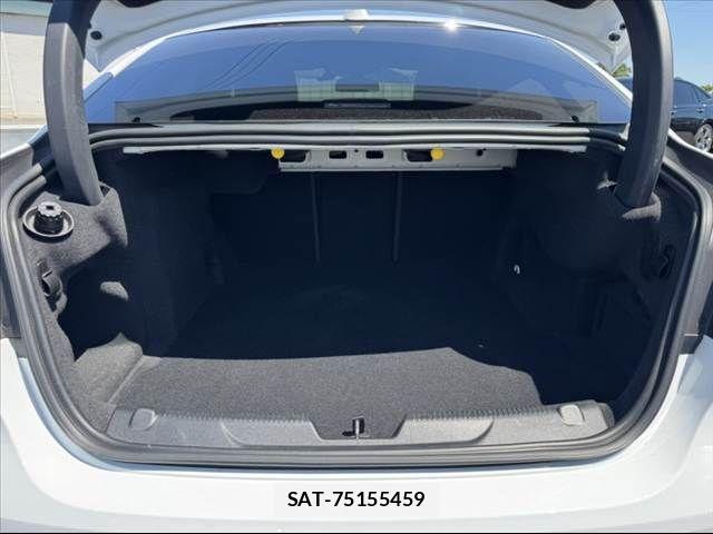 Jaguar XE 2017-12 7272087-18