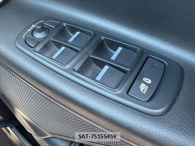 Jaguar XE 2017-12 7272087-20