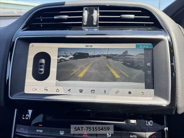 Jaguar XE 2017-12 7272087-21