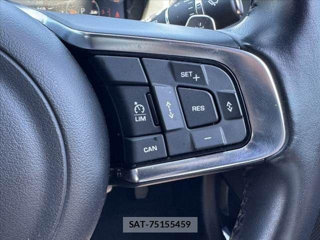 Jaguar XE 2017-12 7272087-22
