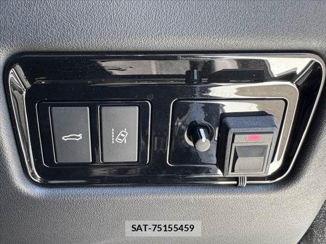 Jaguar XE 2017-12 7272087-24