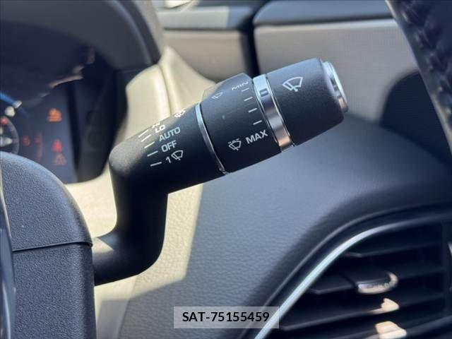Jaguar XE 2017-12 7272087-26