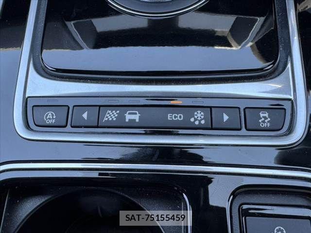 Jaguar XE 2017-12 7272087-29