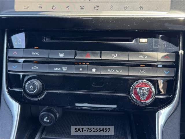 Jaguar XE 2017-12 7272087-3