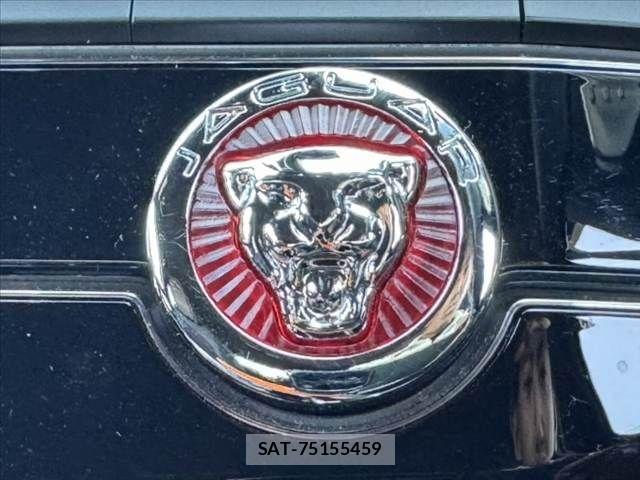 Jaguar XE 2017-12 7272087-4