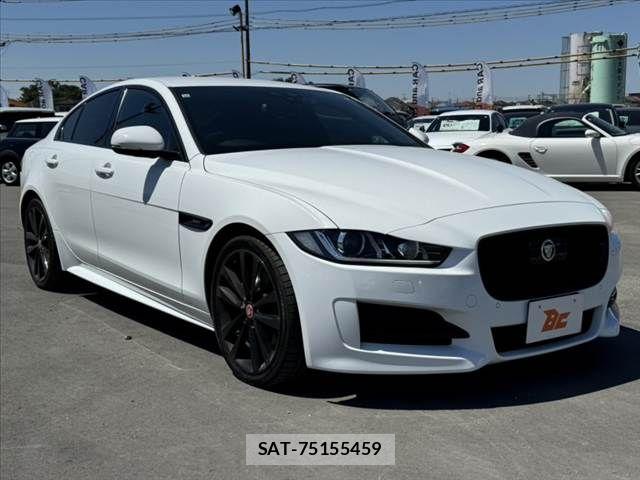 Jaguar XE 2017-12 7272087-7
