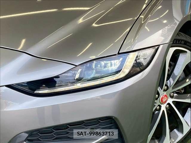 Jaguar XE 2019-07 7358185-19