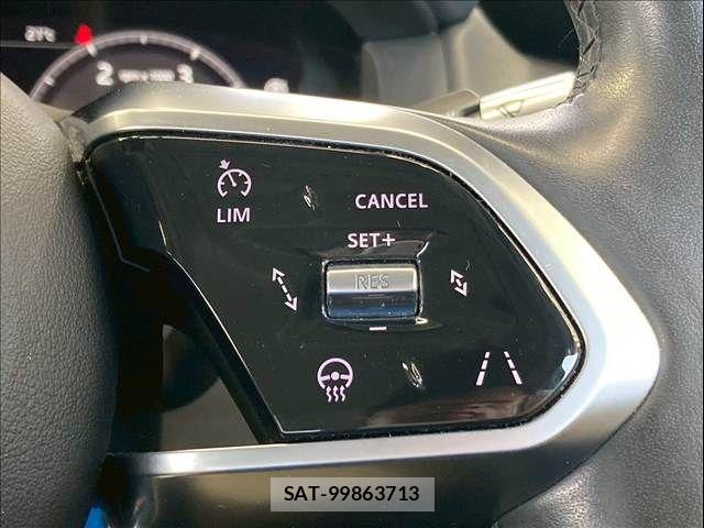 Jaguar XE 2019-07 7358185-8
