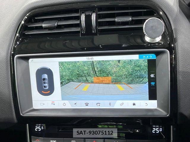 Jaguar XE 2017-12 7358189-9