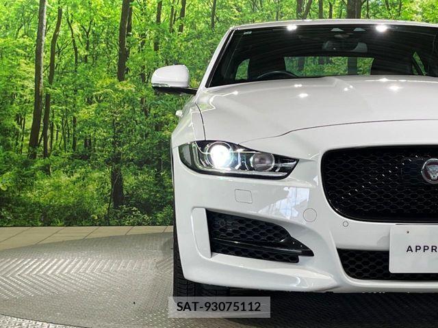 Jaguar XE 2017-12 7358189-11