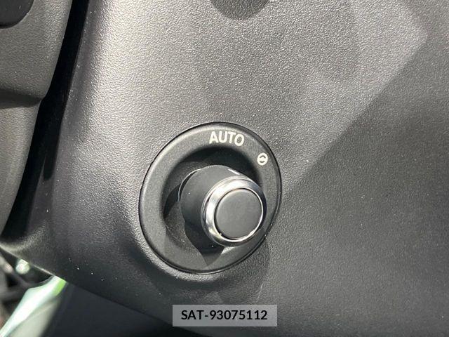 Jaguar XE 2017-12 7358189-12