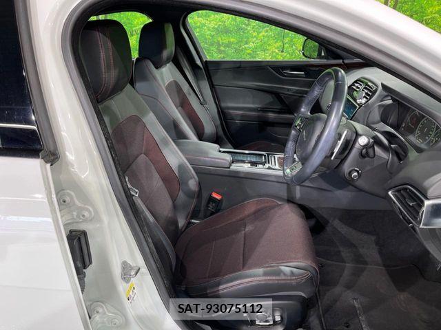 Jaguar XE 2017-12 7358189-14