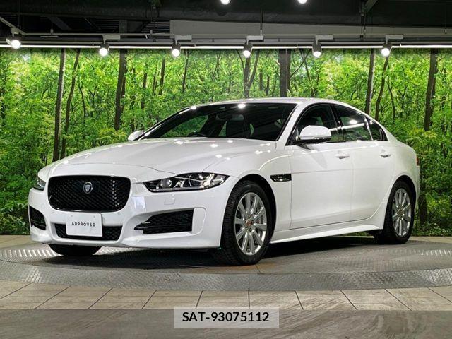 Jaguar XE 2017-12 7358189-17