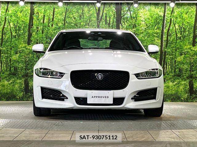 Jaguar XE 2017-12 7358189-18