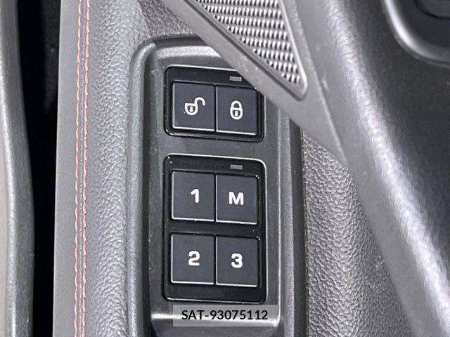 Jaguar XE 2017-12 7358189-5