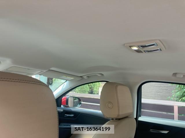 Jaguar XE 2018-06 7455009-13