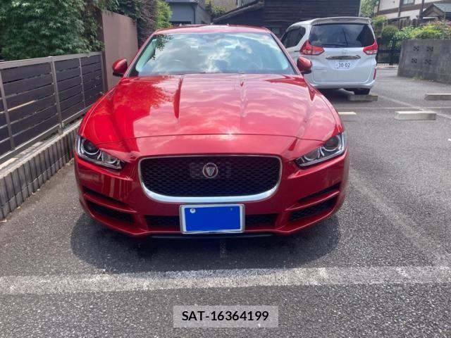 Jaguar XE 2018-06 7455009-1