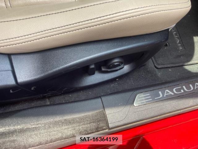 Jaguar XE 2018-06 7455009-20