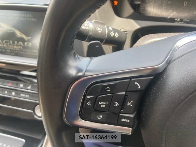 Jaguar XE 2018-06 7455009-23