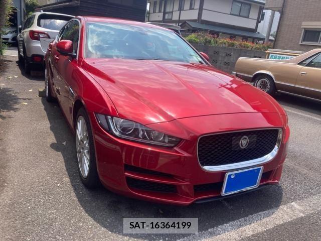 Jaguar XE 2018-06 7455009-2