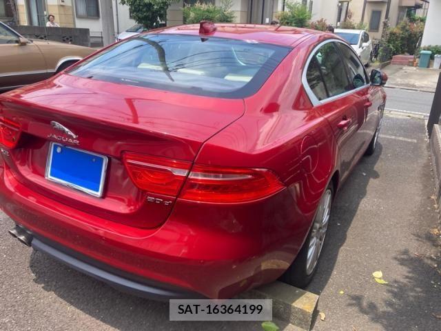 Jaguar XE 2018-06 7455009-5