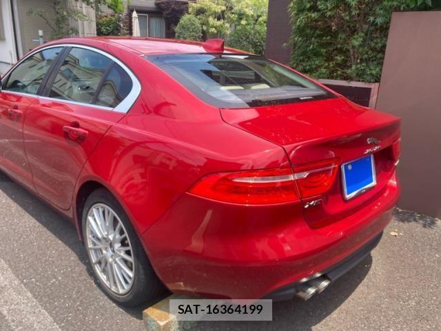 Jaguar XE 2018-06 7455009-6