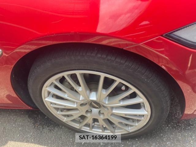 Jaguar XE 2018-06 7455009-7