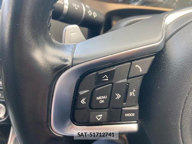 Jaguar XE 2018-03 7617214-20