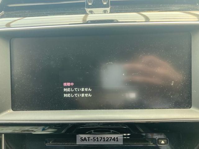 Jaguar XE 2018-03 7617214-24
