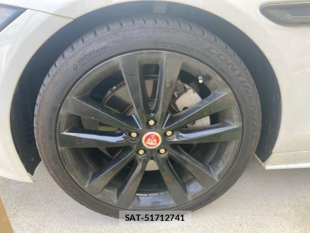 Jaguar XE 2018-03 7617214-2