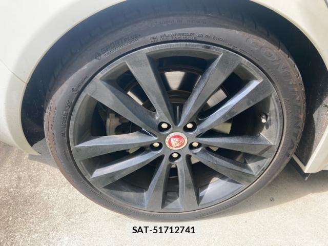Jaguar XE 2018-03 7617214-4