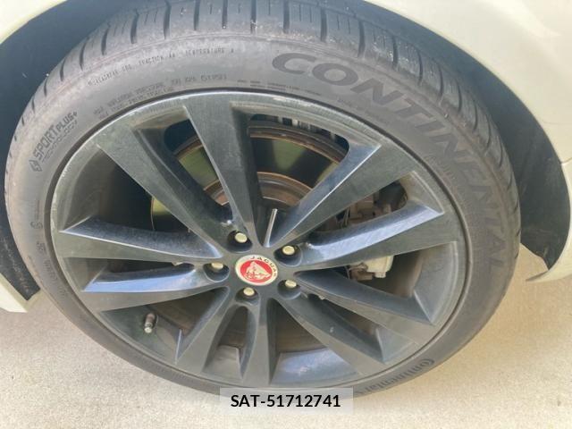 Jaguar XE 2018-03 7617214-5