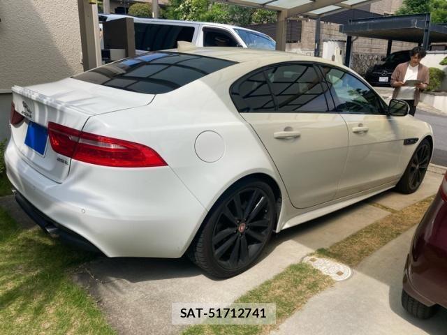 Jaguar XE 2018-03 7617214-7