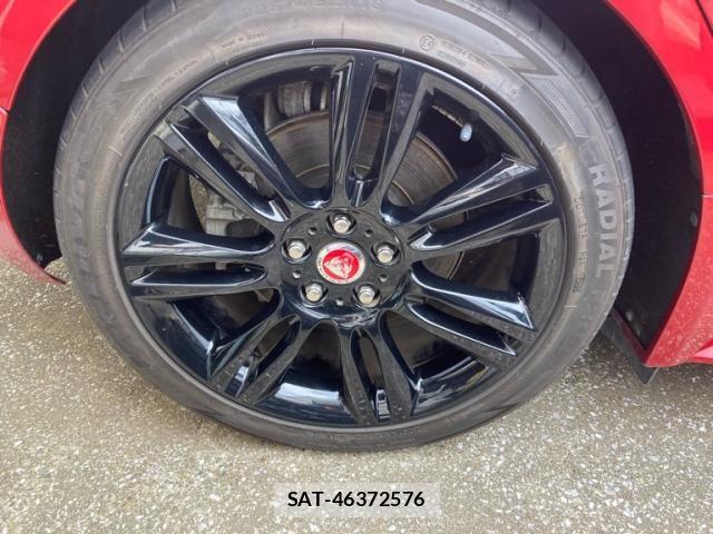 Jaguar XE 2018-03 7724368-10