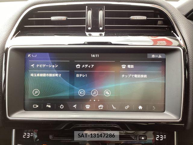 Jaguar XE 2017-12 7876996-9