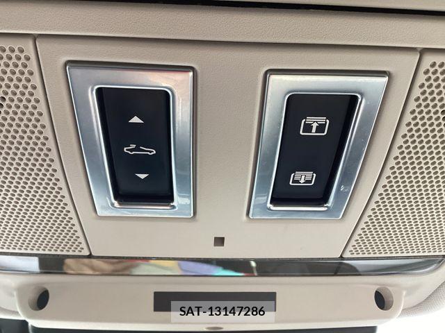 Jaguar XE 2017-12 7876996-14