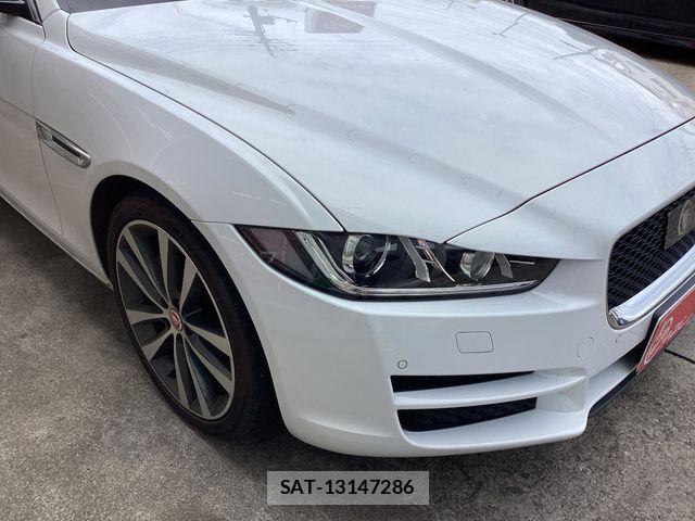 Jaguar XE 2017-12 7876996-19