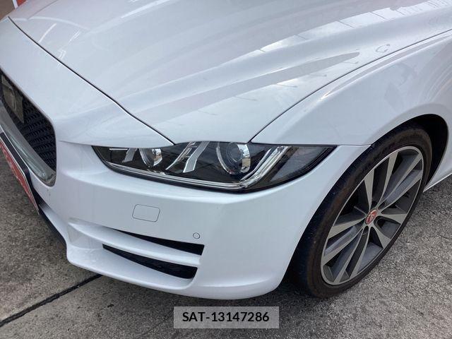 Jaguar XE 2017-12 7876996-20