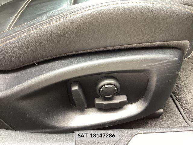 Jaguar XE 2017-12 7876996-26
