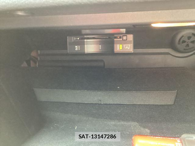 Jaguar XE 2017-12 7876996-7