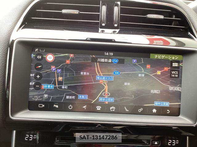 Jaguar XE 2017-12 7876996-8