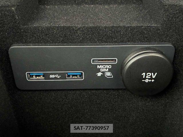 Jaguar XE 2020-01 7902759-9