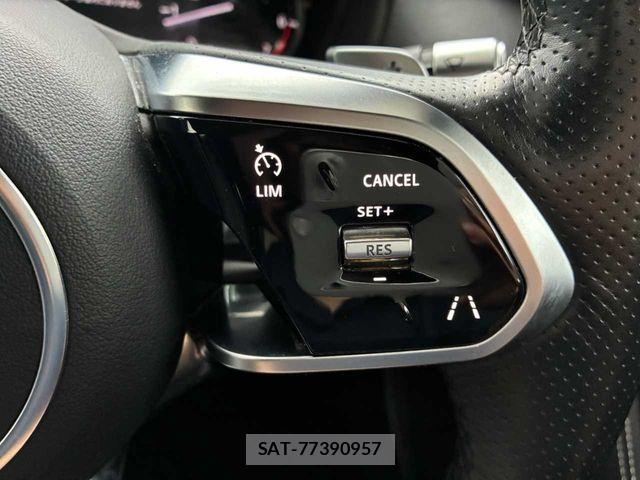 Jaguar XE 2020-01 7902759-11