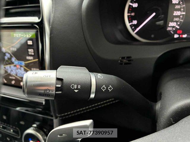 Jaguar XE 2020-01 7902759-12